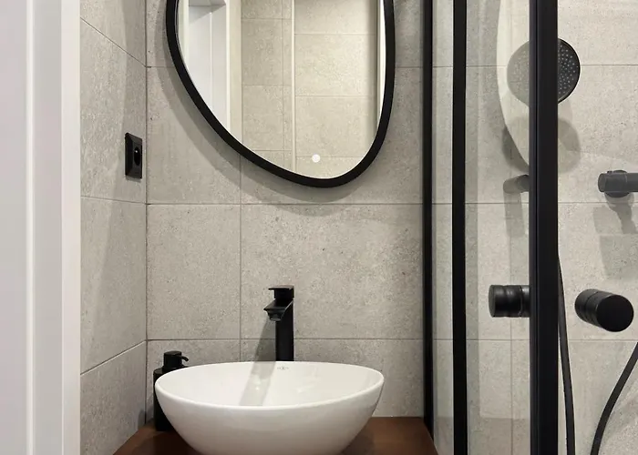 Modern In The Center *